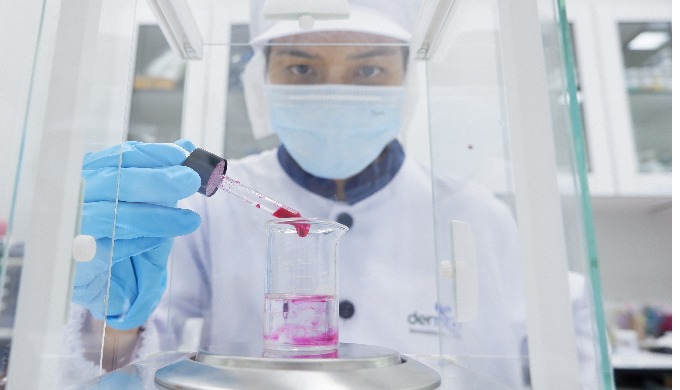 We provide full-service OEM/ODM manufacturing for skincare, cosmetics, perfumes, and dietary supplem...