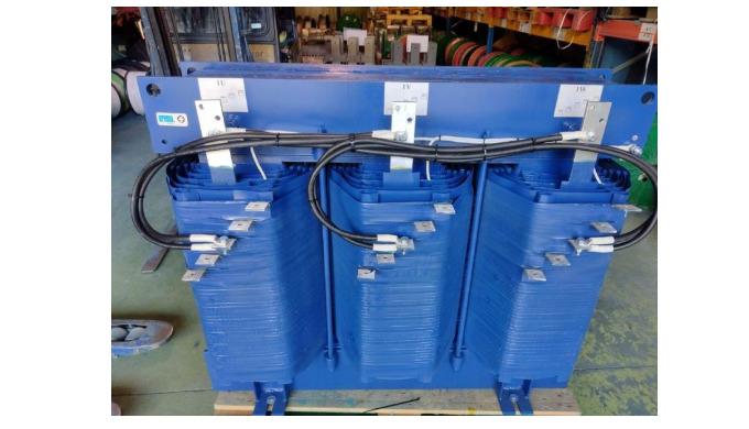This 400kVA 3-phase transformer with static earth screen is going to a UPS datacenter. The world is ...