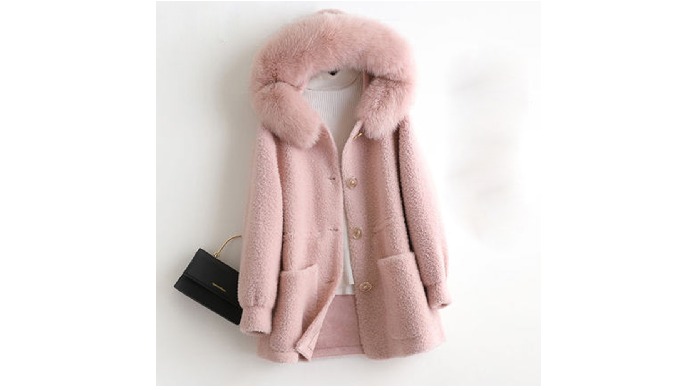 100% wool material: the fur is fluffy and soft, the hand feels smooth, and the resilience is good. A...