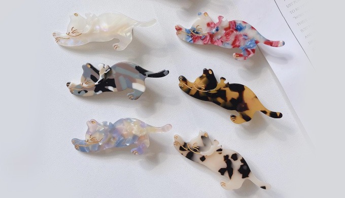 We are available of various design and material of hair pins. If you need more detail, please feel f...