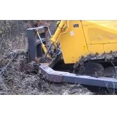 Masini agricole pentru extragerea trunchiurilor de copac din pamant.