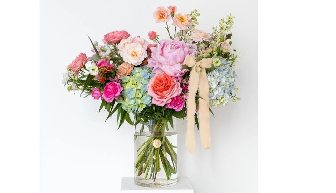 Luxury flower arrangements Abu Dhabi