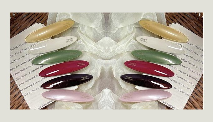 We are available of various design and material of hair pins. If you need more detail, please feel f...