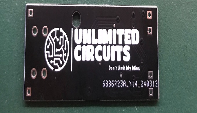 Una placa diseñada, ensamblada y fabricada en Unlimited Circuits para la carga de pequeños proyectos...