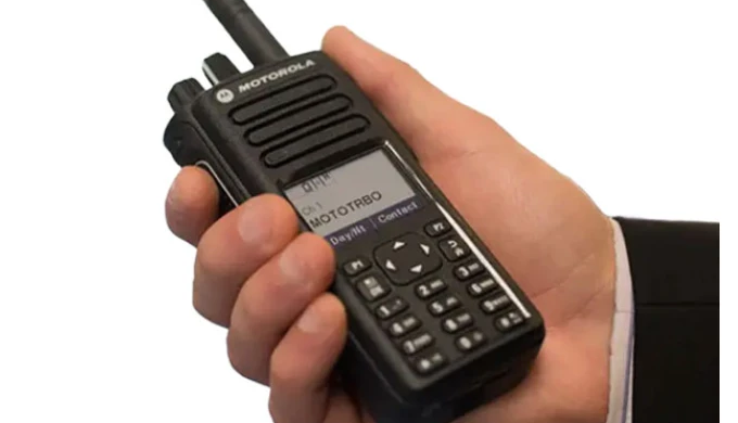 Асортимент портативних радіостанцій DP4800 / DP4800e включає в себе обладнання для двостороннього зв...