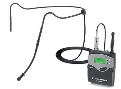 En ficksändare med headset mikrofon och linjenivåingångar. Det går att kombinera upp till sex sändar...