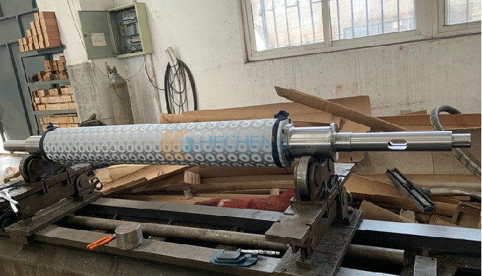 Patterned roller: Hexin Machinery have years’ experience for glass roller, especially for the patter...