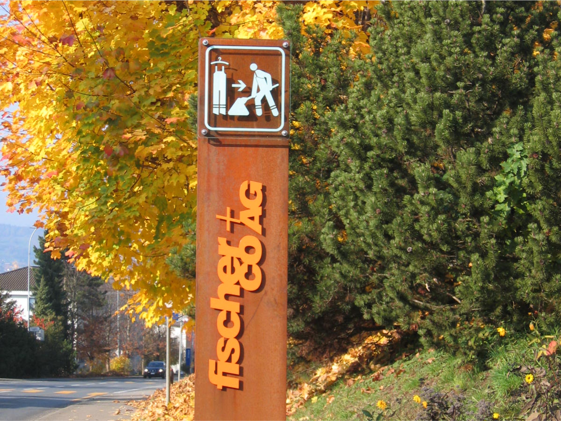 Entdecken Sie unser vielfältiges und umfassendes Berufskleidersortiment in echter Markenqualität.