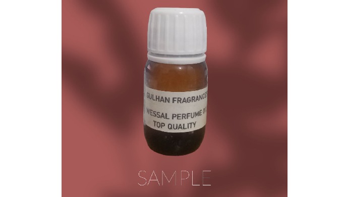 Fragrance Oil Sample Top Quality 10 ml Base Notes: Musk, Amber, Styrax Heart Notes: Clove, Jasmine, ...