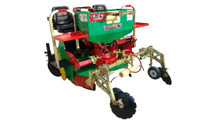 Potato Planter | seeding machine · Perform every step of planting (Ridging, Planting, Covering, Mulc...