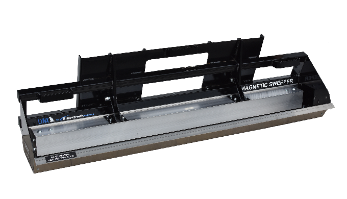 يستخدم جهاز Lynx Magnetic Sweeper المثبت أمامي لوحة محول انزلاقات شاملة تسمح باستخدامه في العديد من ...