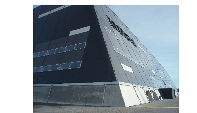 BOXEN HERNING Adresse: Kaj Zartows Vej 7, 7400 Herning Overflader: Granitbe...