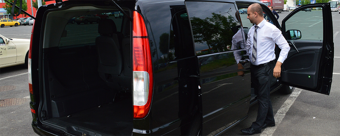 Vehiculele pe care ți le punem la dispoziție prin serviciul de închiriere sunt: • Mercedes-Benz E-Cl...