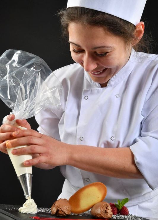 Voulez-vous avoir découvrir le monde professionnel cuisine et restauration ? Rejoignez-nous sans tar...