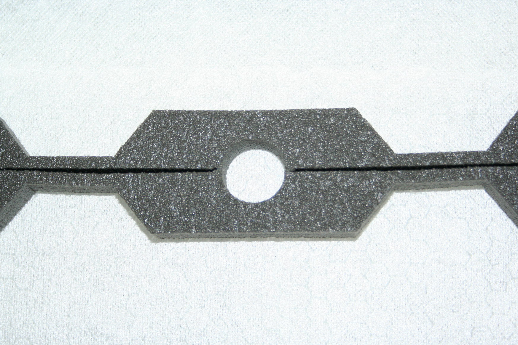 Materiale flexibile decupate cu jet de apa pur : Cauciuc, materiale plastice, Fibra de sticla si de ...