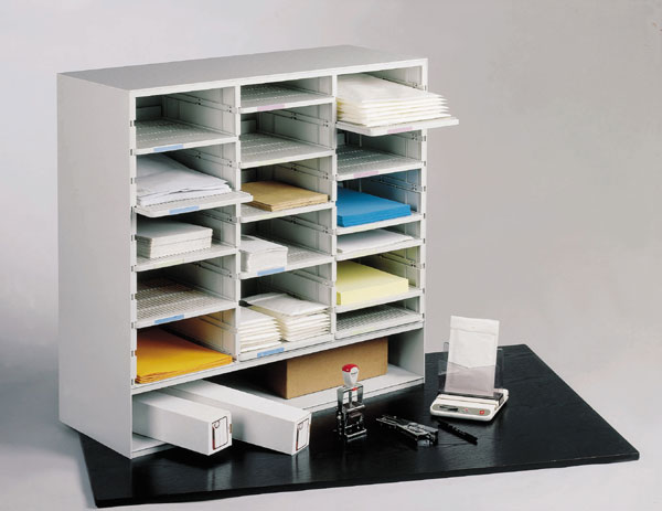 MEUBLE TRI DU COURRIER 18 CASES, 3 COLONNES