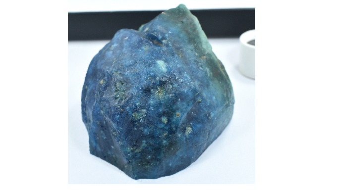 Natural blue sapphire rough specimen huge big size 