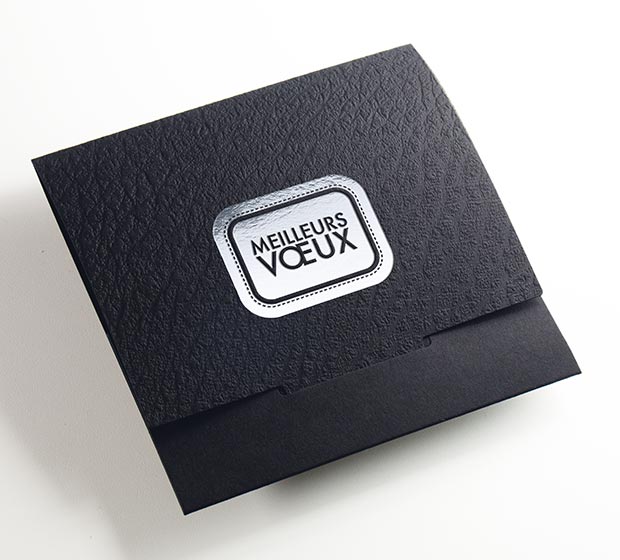 Carte de vœux TANIN NOIRE de CREIDEO est une pochette noire « effet cuir ». C’est un excellent choix...