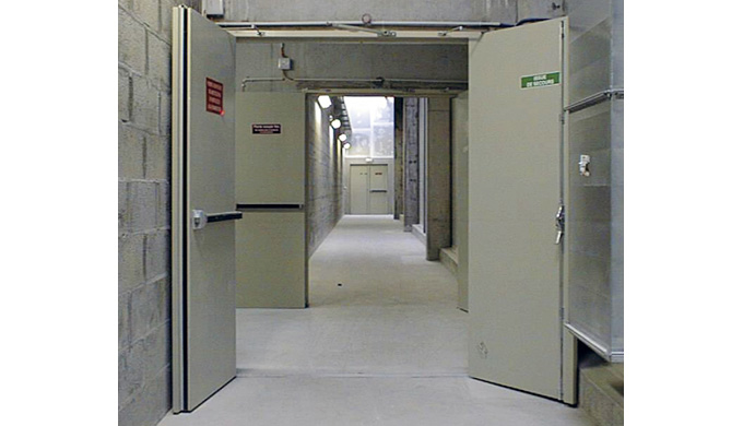 Blocs-portes EI - 2 vantaux : Vantail isoplan type caisson de 57 mm d’épaisseur à parements en tôle ...