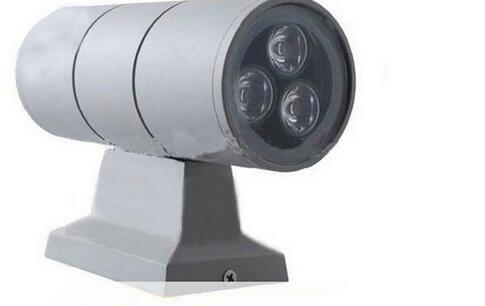 The lowest energy consumption of any lighting product to date.· Life that exceeds that of some tradi...