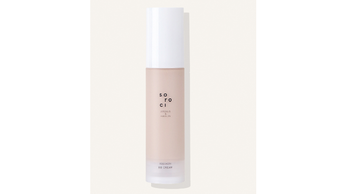 An innovative UV BB Cream that gives sheer coverage and perfects the complexion by utilizing the pla...