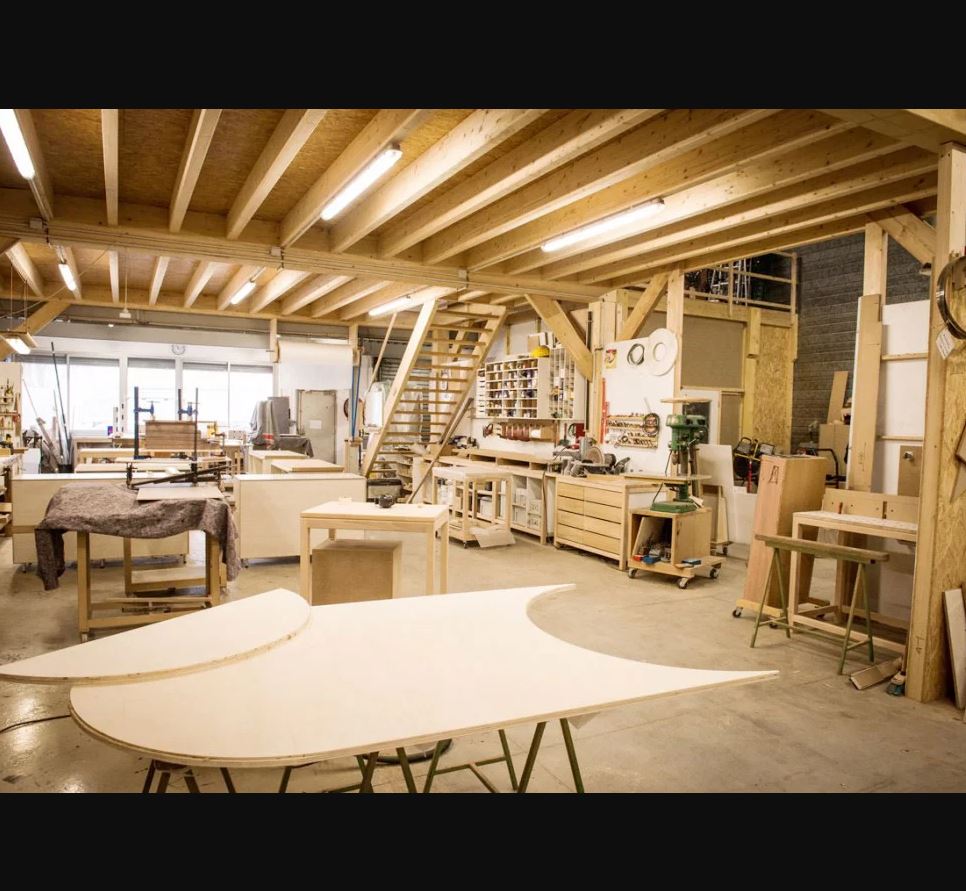 Builder s workshop. Menuiserie. Carpentry Workshop. Lemnar. Воркшоп проверь.