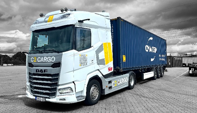 Containertransporte europaweit per LKW und Bahn * Transporte von Seecontainern aller Größen (20'/40'...