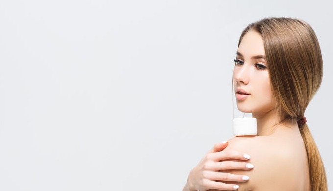 Diseñamos una rutina facial y corporal cosmética adaptada a tu tipo de piel, tus necesidades y objet...
