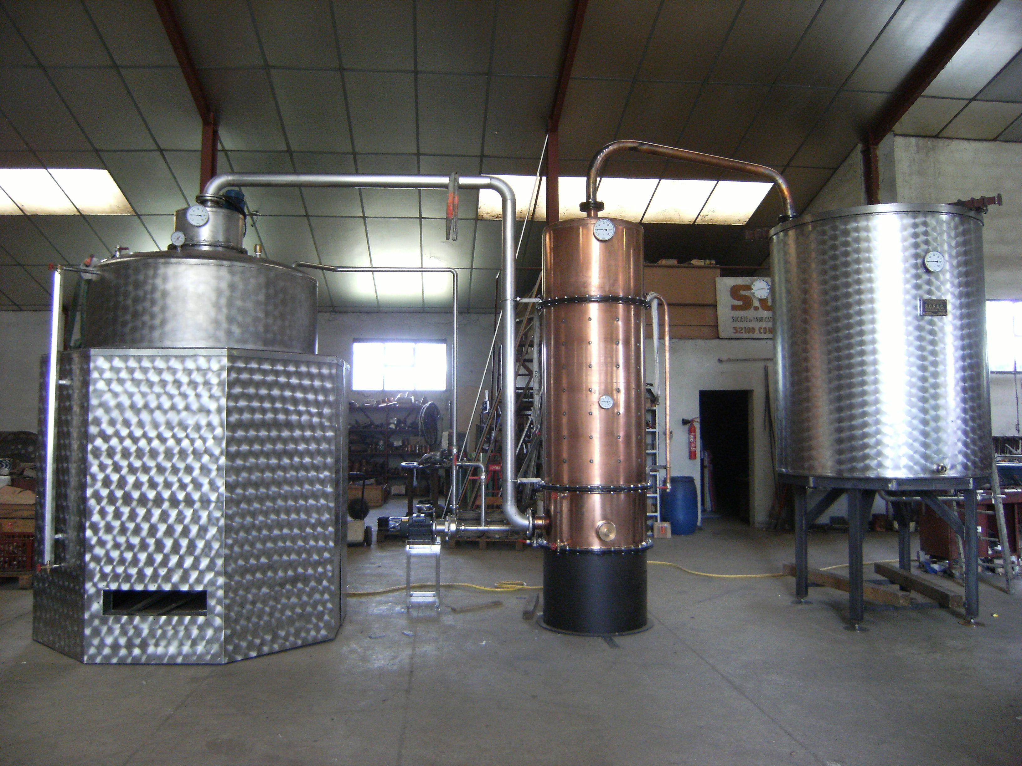 Alambic type charentais pour la production de Brandy