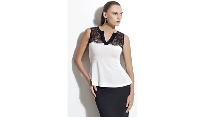%100 Polyester V -Yaka Omuzda Dantel Detaylı Belden Volanlı