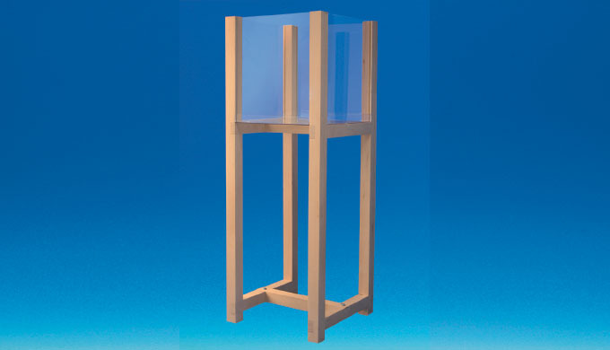 Profondeur du bac 300 mm, parois en PET transparent 2 mm. Très résistant aux chocs. Livré non monté ...