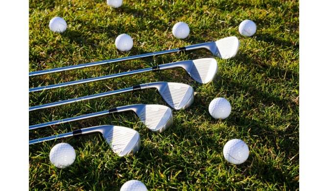 The classification of golf can be roughly divided into three parts: club head, shaft, and grip. Amon...