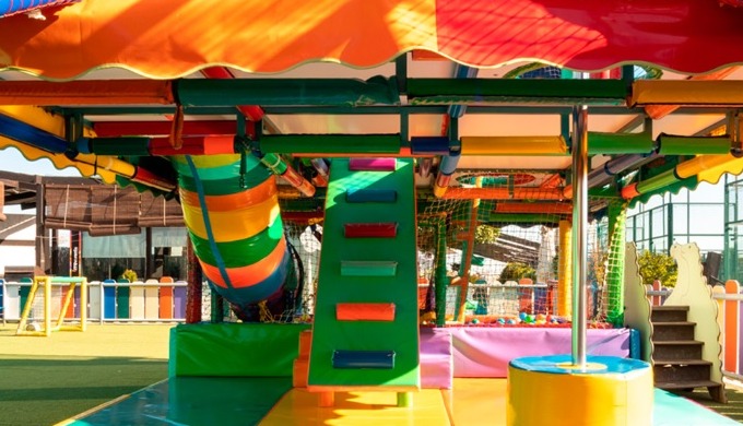 Actividades infantiles: Parques de bolas, Castillos hinchables, Celebraciones y mucho más.