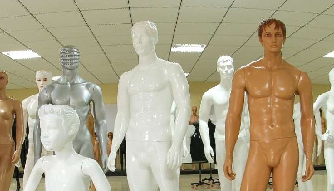 Mannequin Wholesalers, Mannequin Manufacturers, Massage Chair Dealers, Salon Chair Dealers, Revolvin...