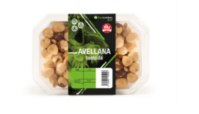 Bandeja de avellanas tostadas