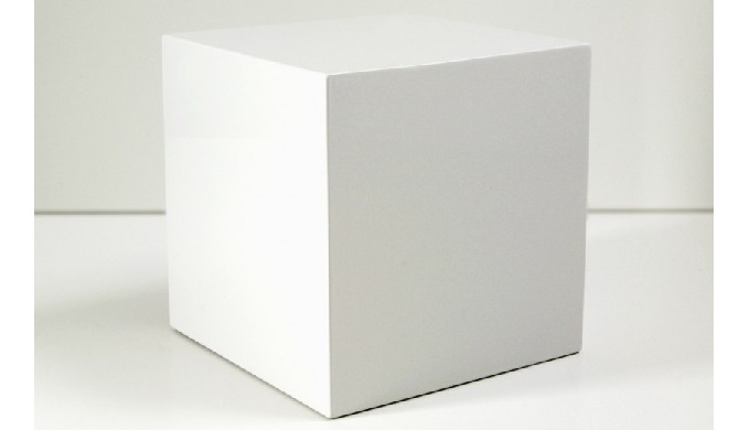 Cube-shaped urn