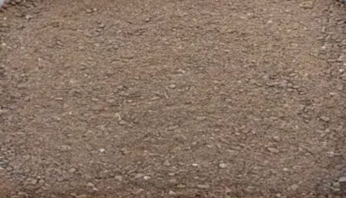 Découvrez notre sable concassé 0/4 mm, un matériau polyvalent conçu pour répondre à divers besoins d...