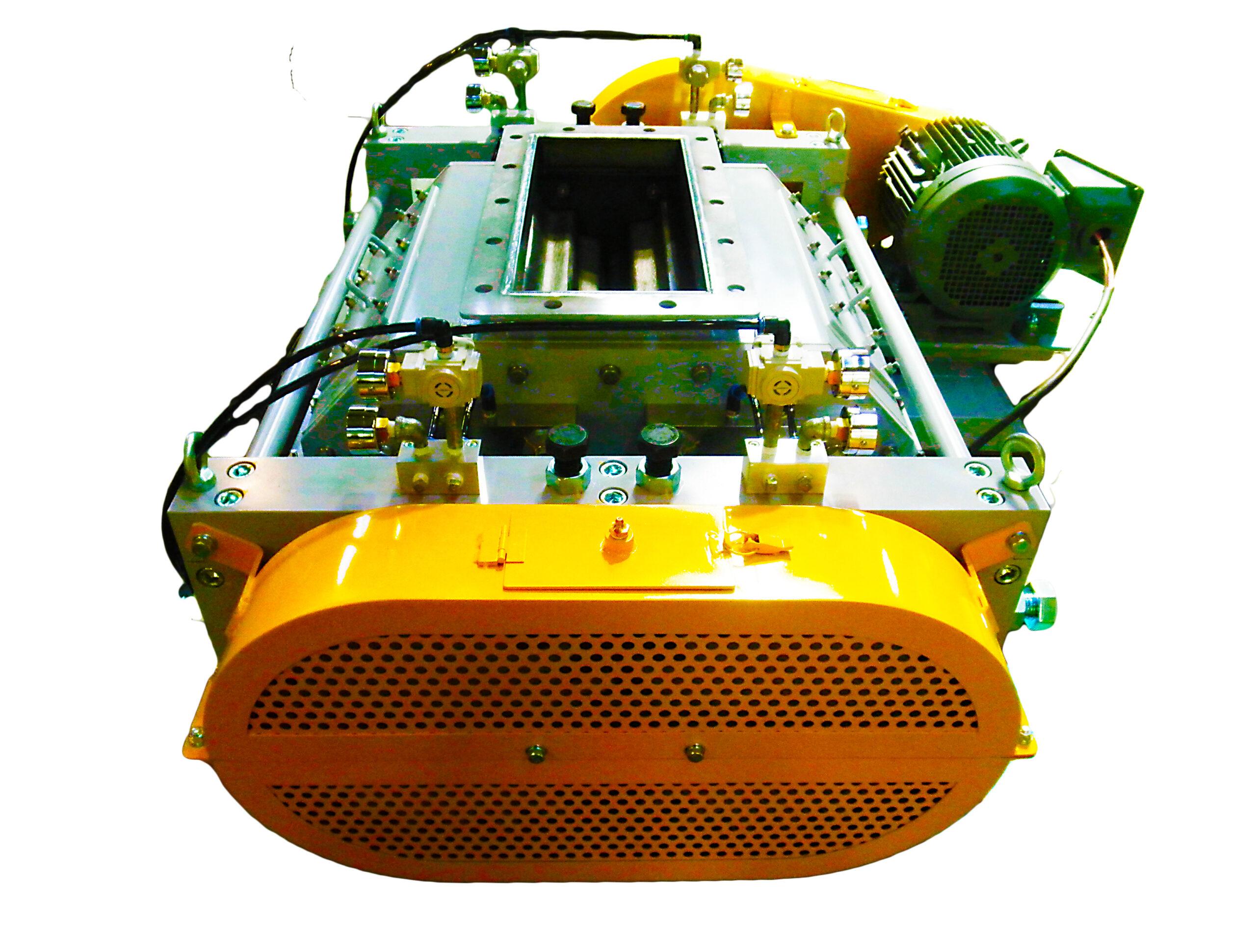 Fab-Tech Engineers manufactures roll crushers for secondary and fine crushi...
