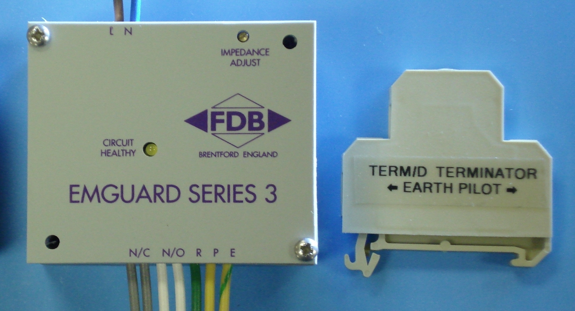 The FDB Electrical EMGUARD series is a low priced series of very compact earth continuity monitors h...