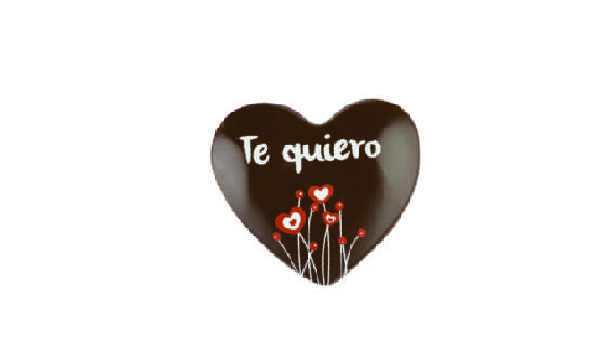 Pieza en forma de corazón de chocolate negro indicado para San Valentín.