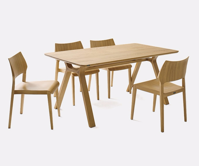 Bellini Table BT-137 2015's Korea Good Design Award (Gold Prize) Designers: Claudio Bellini (interna...