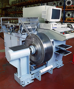 Our latest design of warper with feed-in and winder unit in separated parts. - Different regulation ...