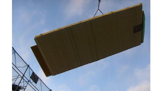 Ein weiterer Zweig unserer Zimmerei ist der Holzelementbau. Die kürzere Bauzeit, die trockene Bauwei...