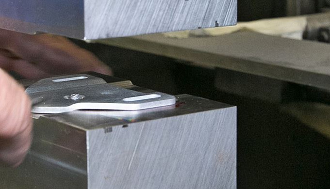 Die vollautomatischen TRUMPF-Stanzmaschinen der BLECHTECH AG bearbeiten mit beeindruckender Produkti...