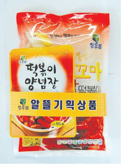 This package product contains mini tteokbokki and delicious sauce.Tteokbokki(Korean spicy rice cakes...