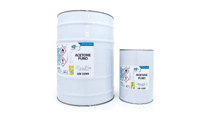 SOLVENTE AD AZIONE SGRASSANTE A RAPIDA EVAPORIZZAZIONE Pulitore sgrassante per superfici rigide. CAR...
