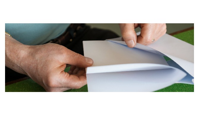 ANGEBOTSÜBERSICHT Mailing und Versand Automatisiertes und manuelles Falten Beschriften Etikettieren ...