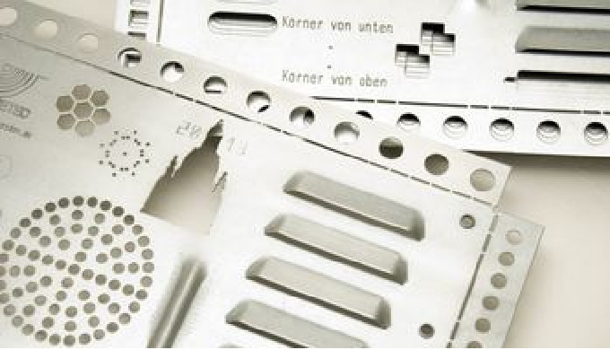 Bei der kombinierten Stanz-Laser-Bearbeitung werden die Vorteile beider Verfahren in einer Maschine ...