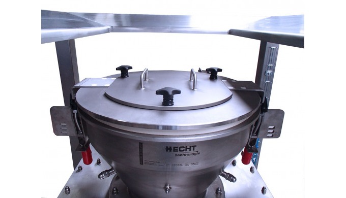 HECHT's Outlet-Connection-System AAS is used for low-dust discharging (up to OEL 1.000 – 5.000 μg/m³...