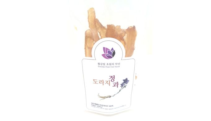 Junggua is a traditional snack handmade by boiling down and drying medicinal fruits or roots. This i...